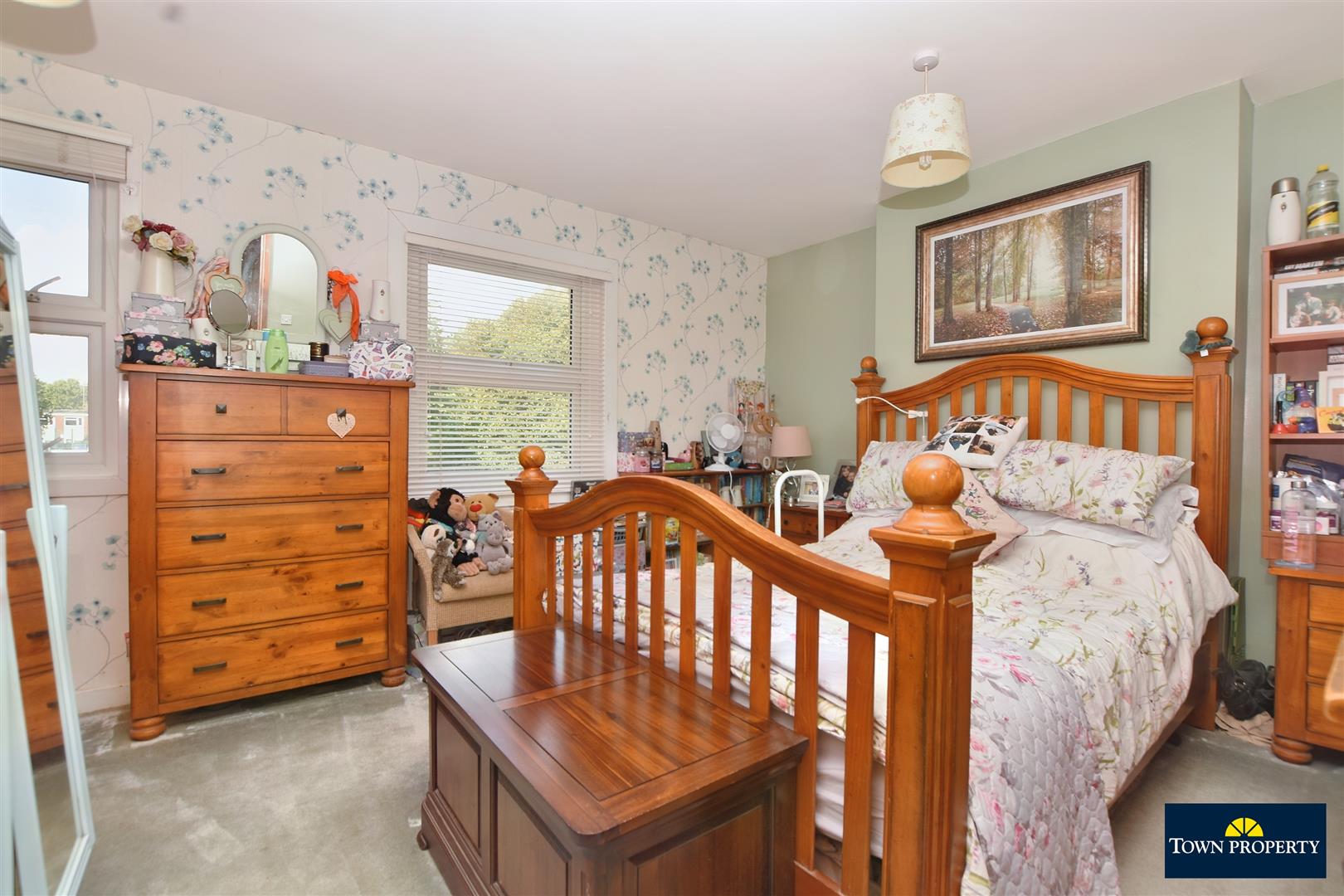 Property Details for Seaside Eastbourne East Sussex BN22 7RS Town Property Estate Agents